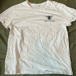 Bee kind tshirt XL